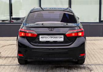 Подержанный автомобиль Toyota Corolla Sedan 2015 года (4 фото)