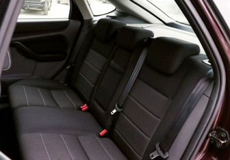 Подержанный автомобиль Ford Focus Hatchback 2010 года (17 фото)