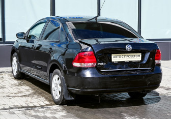 Подержанный автомобиль Volkswagen Polo Sedan 2012 года (3 фото)