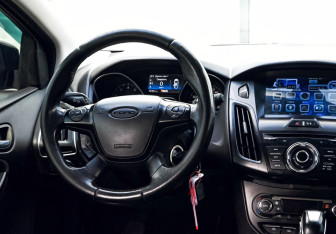 Подержанный автомобиль Ford Focus Hatchback 2013 года (20 фото)