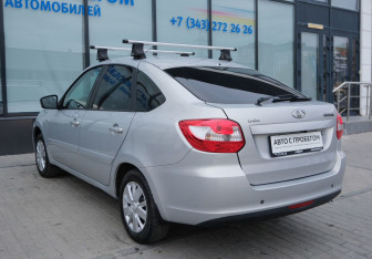 Подержанный автомобиль LADA (ВАЗ) Granta Liftback 2014 года (3 фото)