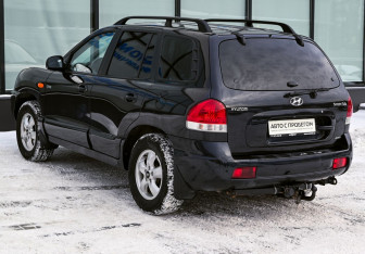 Подержанный автомобиль Hyundai Santa Fe 2012 года (3 фото)