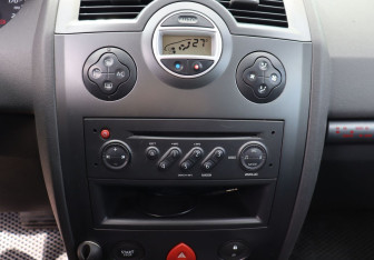 Подержанный автомобиль Renault Megane Sedan 2007 года (11 фото)