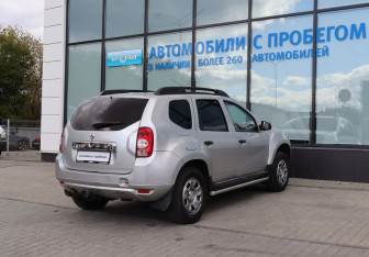 Подержанный автомобиль Renault Duster 2012 года (5 фото)