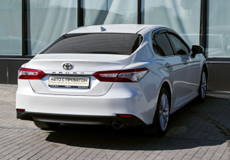 Подержанный автомобиль Toyota Camry Sedan 2019 года (5 фото)