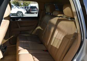 Подержанный автомобиль Volkswagen Touareg 2008 года (17 фото)
