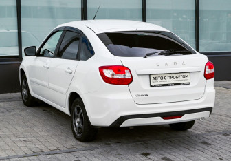 Подержанный автомобиль LADA (ВАЗ) Granta Liftback 2019 года (3 фото)