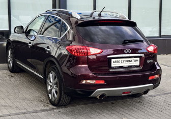Подержанный автомобиль Infiniti QX50 2017 года (3 фото)