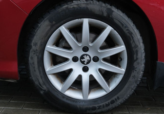 Подержанный автомобиль Peugeot 308 Hatchback 2011 года (19 фото)