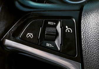Подержанный автомобиль Opel Insignia Sedan 2013 года (13 фото)