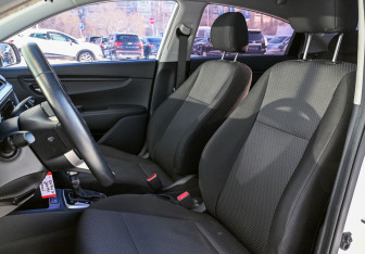 Подержанный автомобиль Kia Rio Sedan 2022 года (9 фото)