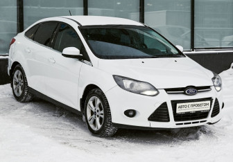 Подержанный автомобиль Ford Focus Sedan 2011 года (7 фото)