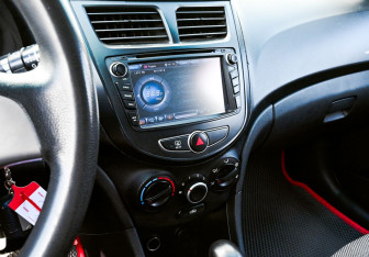 Подержанный автомобиль Hyundai Solaris Sedan 2011 года (10 фото)