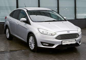 Подержанный автомобиль Ford Focus Sedan 2018 года (7 фото)