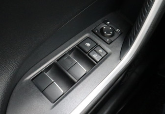 Подержанный автомобиль Toyota RAV4 2020 года (17 фото)