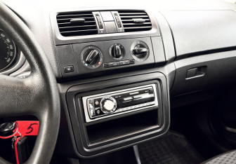 Подержанный автомобиль Skoda Fabia Hatchback 2010 года (9 фото)