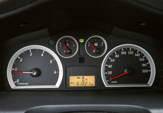 Подержанный автомобиль Hyundai Santa Fe 2012 года (17 фото)