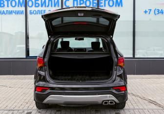 Подержанный автомобиль Hyundai Santa Fe 2017 года (20 фото)