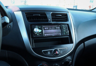 Подержанный автомобиль Hyundai Solaris Sedan 2013 года (12 фото)