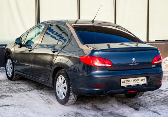 Подержанный автомобиль Peugeot 408 2014 года (3 фото)