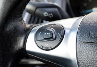 Подержанный автомобиль Ford Focus Sedan 2012 года (13 фото)