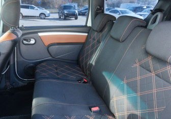 Подержанный автомобиль LADA (ВАЗ) Largus Wagon 2018 года (16 фото)