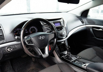 Подержанный автомобиль Hyundai i40 Sedan 2014 года (14 фото)