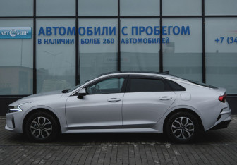 Подержанный автомобиль Kia K5 2021 года (2 фото)