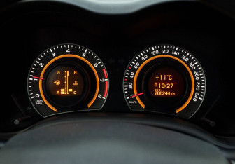 Подержанный автомобиль Toyota Corolla Sedan 2010 года (16 фото)