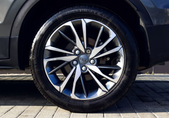 Подержанный автомобиль Geely Coolray 2023 года (21 фото)