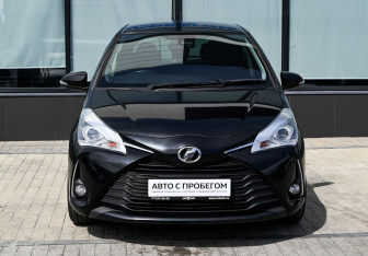 Подержанный автомобиль Toyota Vitz 2019 года (8 фото)
