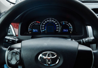 Подержанный автомобиль Toyota Camry Sedan 2013 года (14 фото)