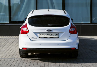 Подержанный автомобиль Ford Focus Hatchback 2012 года (4 фото)