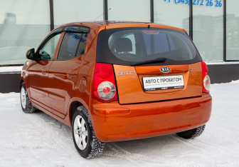Подержанный автомобиль Kia Picanto 2008 года (3 фото)