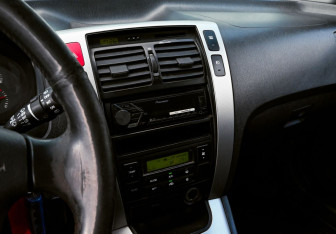 Подержанный автомобиль Hyundai Tucson 2007 года (12 фото)