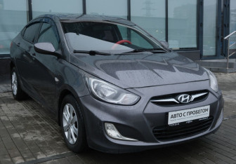 Подержанный автомобиль Hyundai Solaris Sedan 2011 года (7 фото)