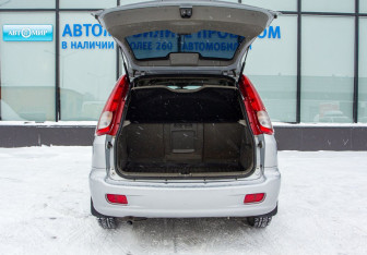 Подержанный автомобиль Chevrolet Rezzo 2008 года (17 фото)