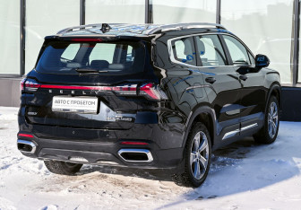 Подержанный автомобиль Geely Okavango 2024 года (5 фото)