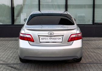 Подержанный автомобиль Toyota Camry Sedan 2008 года (4 фото)