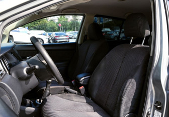 Подержанный автомобиль Nissan Tiida Hatchback 2012 года (14 фото)