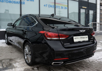 Подержанный автомобиль Genesis G80 2017 года (3 фото)