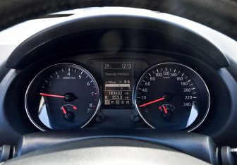 Подержанный автомобиль Nissan Qashqai 2012 года (9 фото)