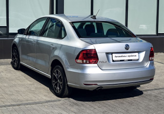 Подержанный автомобиль Volkswagen Polo Sedan 2017 года (3 фото)