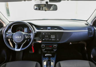 Подержанный автомобиль Kia Rio Sedan 2022 года (12 фото)
