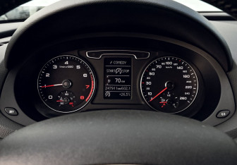 Подержанный автомобиль Audi Q3 2014 года (9 фото)
