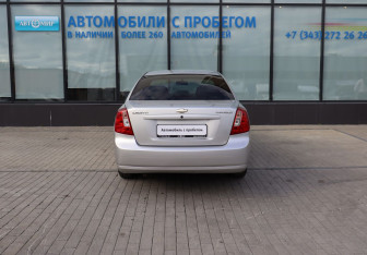 Подержанный автомобиль Chevrolet Lacetti Sedan 2012 года (4 фото)