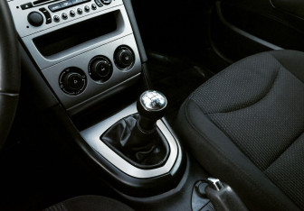 Подержанный автомобиль Peugeot 408 2013 года (10 фото)