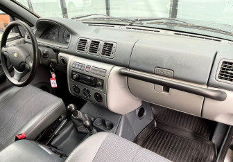 Подержанный автомобиль УАЗ Patriot 2011 года (10 фото)