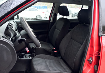 Подержанный автомобиль Skoda Fabia Hatchback 2010 года (14 фото)