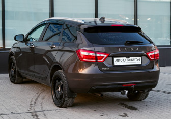 Подержанный автомобиль LADA (ВАЗ) Vesta Wagon 2018 года (3 фото)